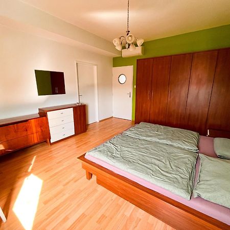 Flat With Nicest Wiew In Old Town - 3 Bedrooms, Ac Братислава Экстерьер фото